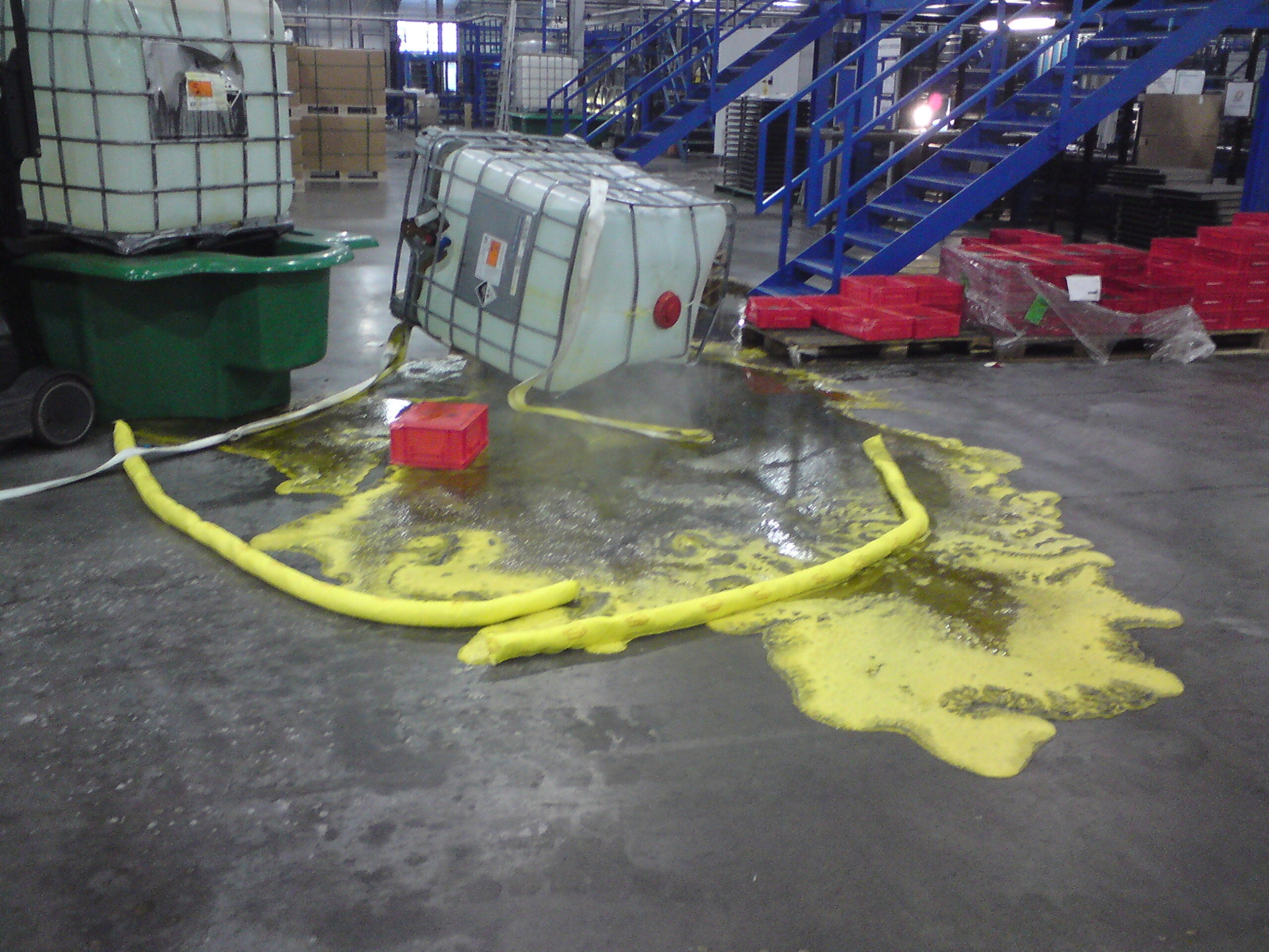 Spill Kit 20 Gallon Hazardous Chemical with Screw Top Lid